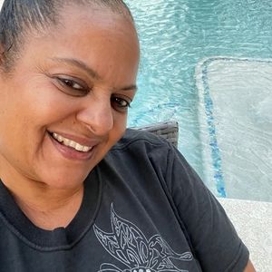 Meet your Posher, Sharon